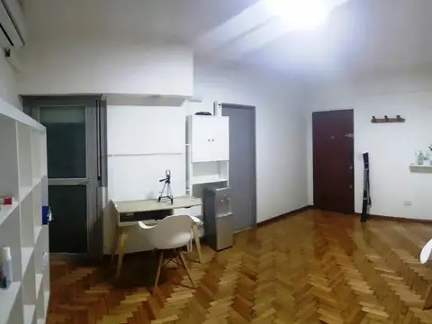 Venta. Departamento 2 amb. Apto crédito. Rivadavia y Callao.