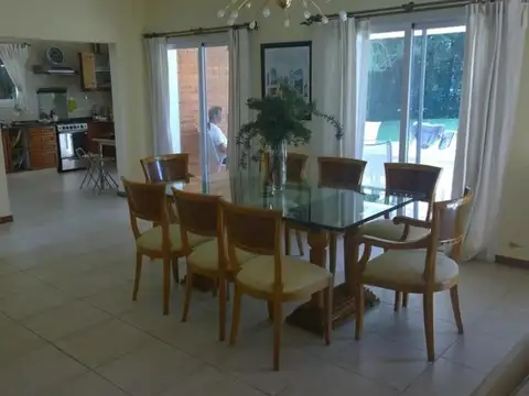 CASA EN VENTA LOS CARDALES C.C