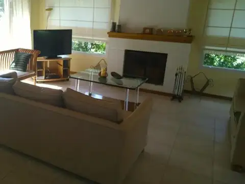 Casa en Venta con 7 cocheras