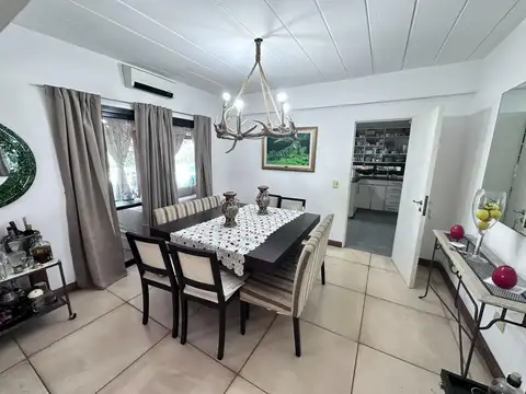 Casa 5 ambientes con 5 baños