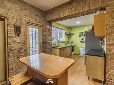 Venta casa 3 dormitorios Las Acacias, fondo,renta