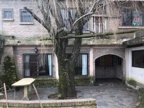 Casa 5 ambientes con 1 baño