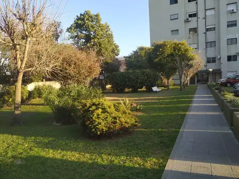 29 e/ 43 y 44 N°574 torre 2 10mo D