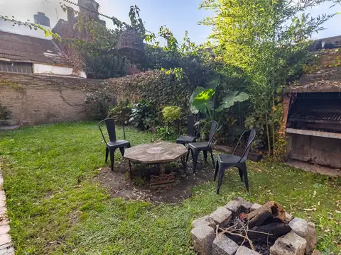 Casa 5 ambientes con 2 baños