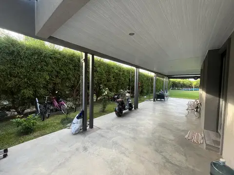 Casa 6 ambientes con 3 baños