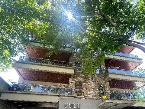 Departamento en Venta de 3 Ambientes con cochera y terraza propia cubierta en Quilmes Centro