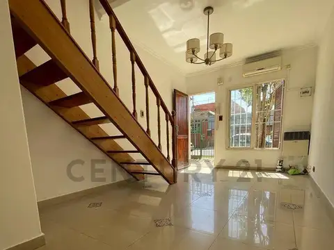 Casa 2 ambientes con 1 baño