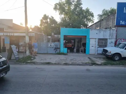 Av del Libertador  al 7000, Moreno