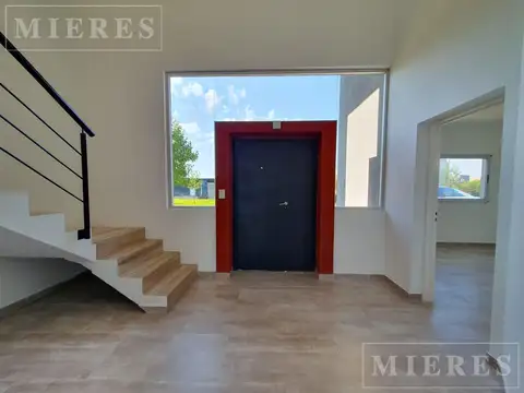 Casa en Alquiler En Puertos barrio Araucarias