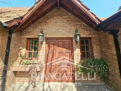 Casa en Venta con 4 cocheras