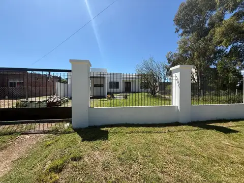 Casa 5 ambientes con 2 baños