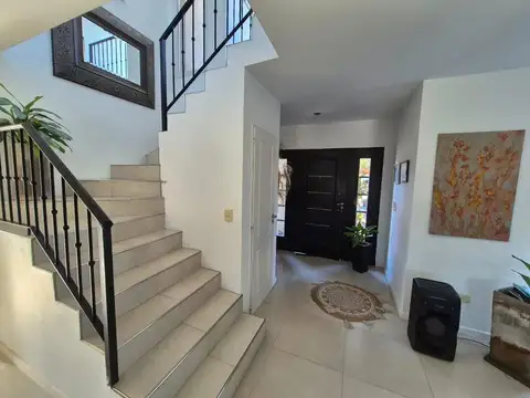 Casa en Venta con 6 cocheras