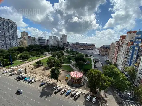 #Hermoso departamento de 2 amb. con dependencia reciclado a nuevo con vista a Plaza Colon y el Mar.