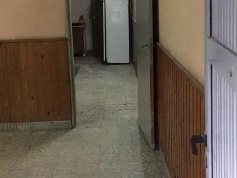 Casa 6 ambientes con 1 baño