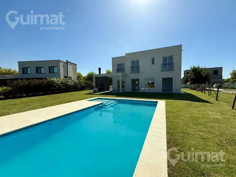 753M2 DE LOTE Casa en El Canton - Golf 89 -  A ESTRENAR, CON PISCINA, 4 AMB, COCINA COMEDOR DIARIO