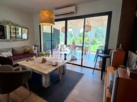 Casa 4 ambientes con 2 baños