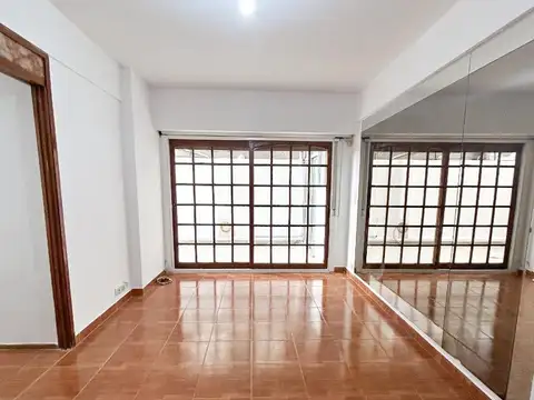 Departamento 3 ambientes luminoso con patio! Excel ubicación