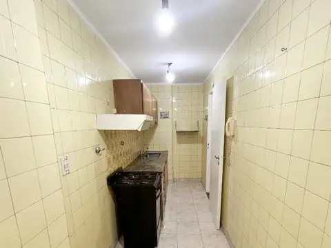 Av. Rivadavia 6300, Piso 1