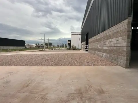 Galpon en Alquiler 40  mts Fondo