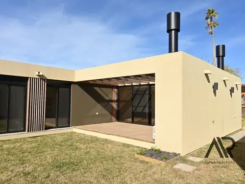 Casa Monoambiente con 4 baños