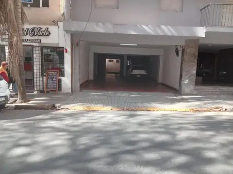 SE VENDE COCHERA EN NUEVA CORDOBA CON SEGURIDAD