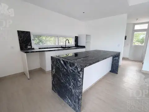 Casa en Venta en El Canton - Norte, USD 360.000