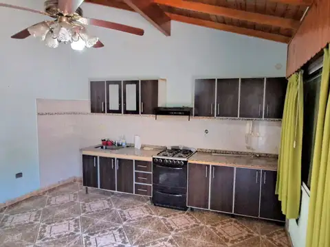 Casa 2 ambientes con 1 baño