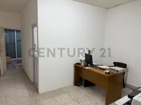 Local en Venta en Luis Guillon, USD 170.000