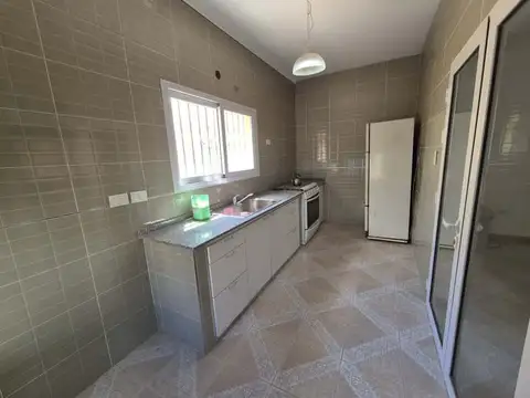 Casa 3 ambientes con 2 baños