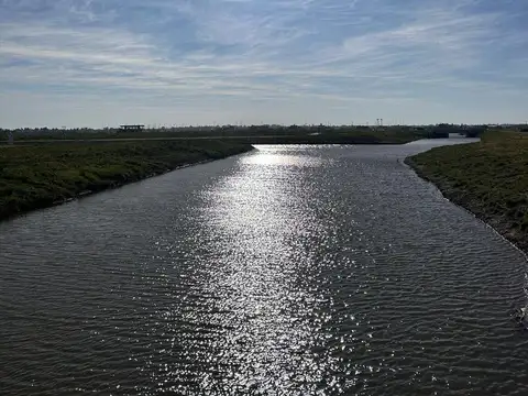 Venta de Lote en Funes Lakes