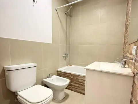 Casa en Alquiler con 1 cochera