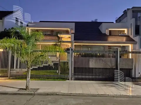 Casa 7 ambientes con 4 baños