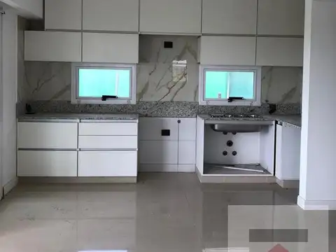 Casa estilo art deco A estrenar A LA LAGUNA - 5 dormitorios y Pileta