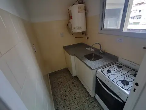 Departamento en Alquiler en Flores, $ 350.000