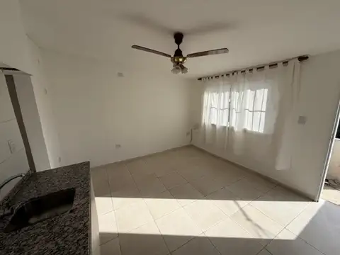 Departamento en Alquiler en Cerro De Las Rosas, $ 850.000