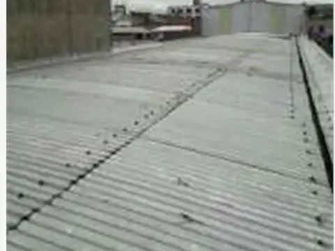 Galpón de 330m2 (con renta $1.630.000+IVA) Humaita 2000 Piñeiro Avellaneda. (ZI)