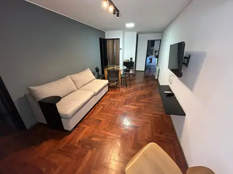 Santiago Derqui 100, Piso 3