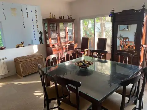 Casa 5 ambientes con 4 baños