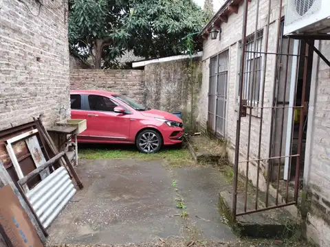 Casa 2 ambientes con 1 baño