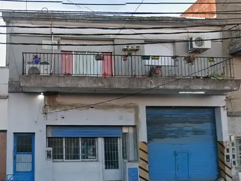 Venta en block de Galpón + Departamento 4 ambientes en San Justo