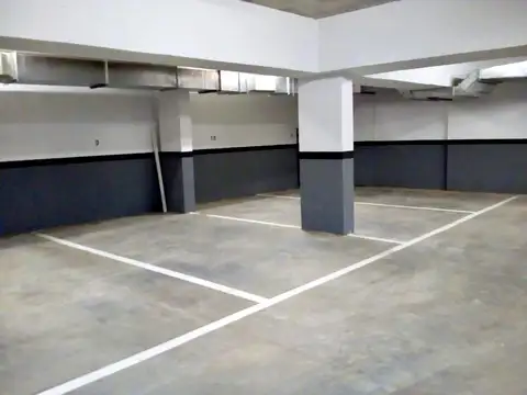 OPORTUNIDAD  VENTA COCHERAS HOLMBERG ON EN LA NUEVA Y RENOVADA URQUIZA JOVEN