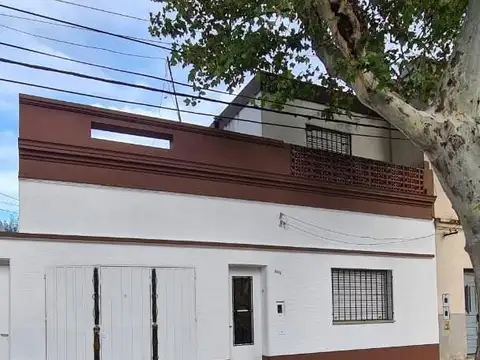 Casa A RECICLAR en Barrio Parque