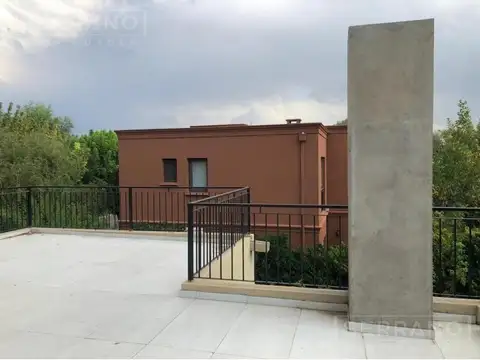 AFG. Venta de casa de 3 dormitorios  en Haras de Santa Maria. Escobar