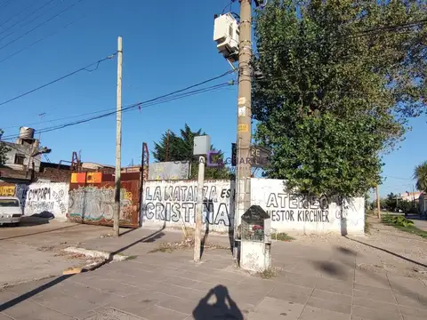 Avenida Juan Manuel de Rosas 20500