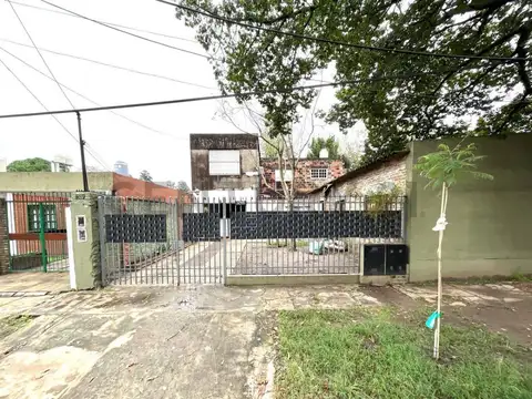 VENTA CASA MULTIFAMILIAR  ITUZAINGO