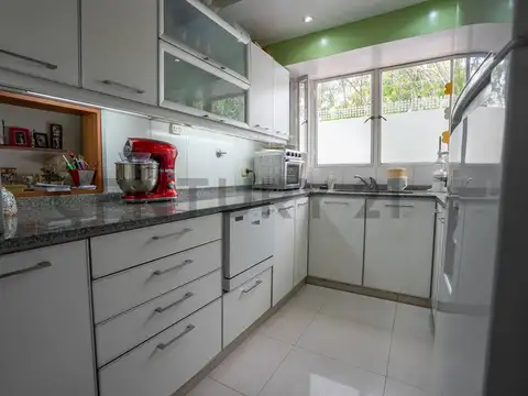 Casa en venta en La Plata , 2 dormitorios + uso prefesional