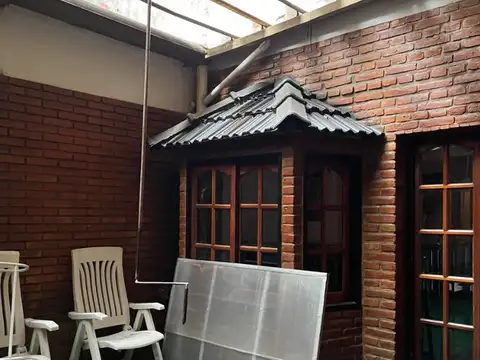 PH 4 AMBIENTES , 2 PATIOS , 3 HAB,  APROX 160 M2