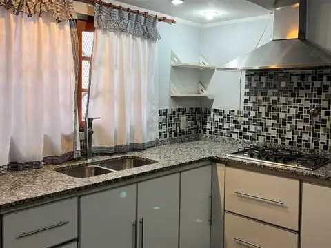 Depto Tipo Casa en Venta de 4 ambientes