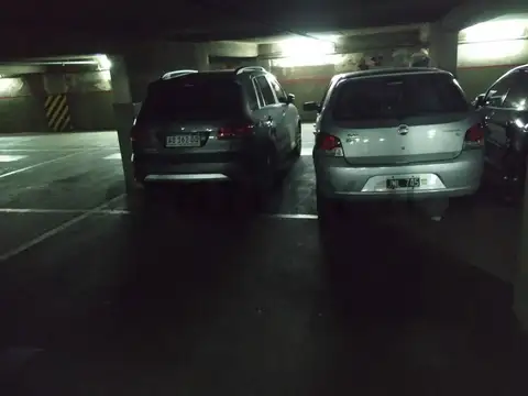 VENTA COCHERA DOBLE EN EL CENTRO, CABA, OPORTUNIDAD.