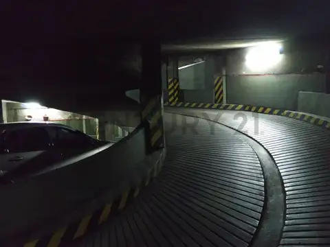 VENTA COCHERA DOBLE EN EL CENTRO, CABA, OPORTUNIDAD.